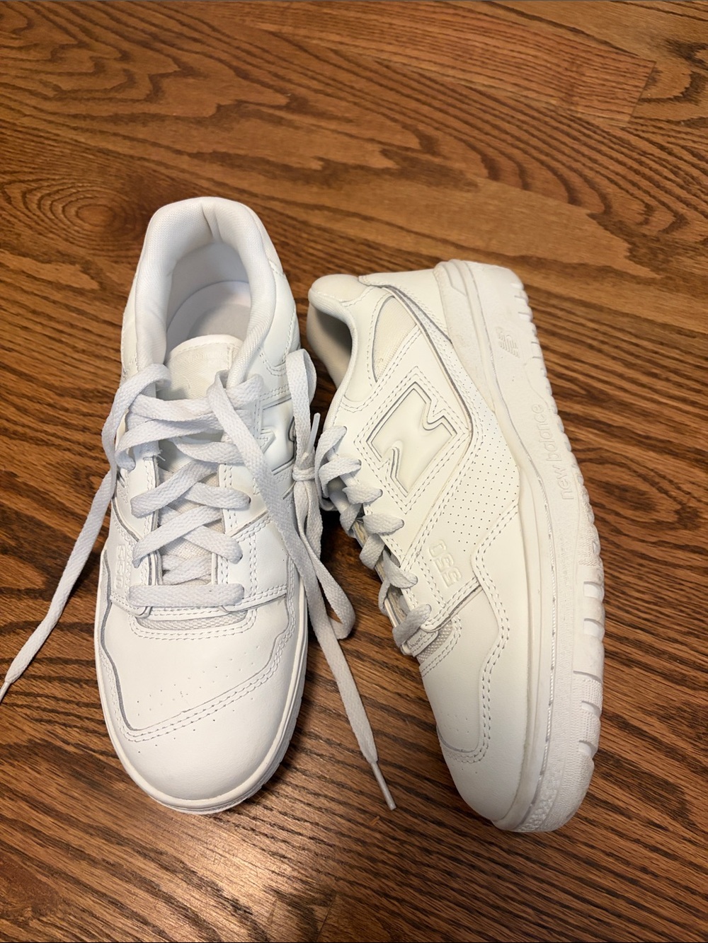 New Balance 550 unisex/ All-White Leather Sneakers